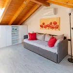 Gin's House 贝拉焦