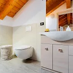 Gin's House * 贝拉焦